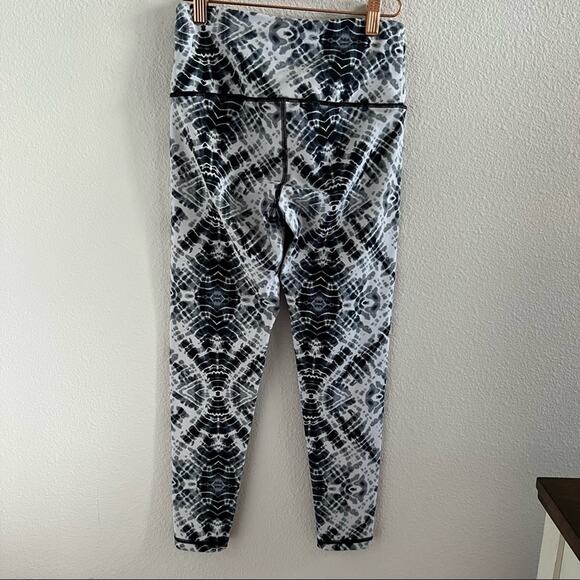 Victoria’s Secret Sport Knockout Tight Neutral Tie Dye Small - Picture 6 of 11